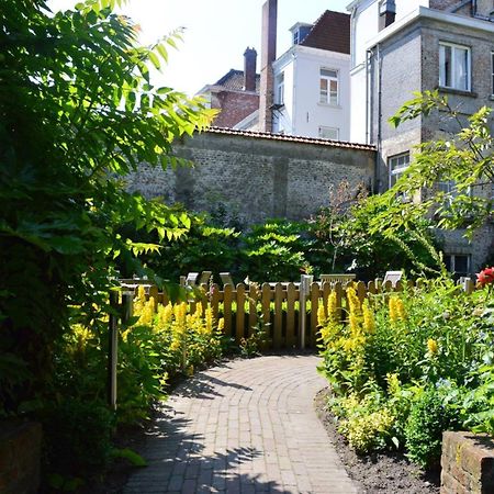 Hotel Patritius Brugge Bagian luar foto