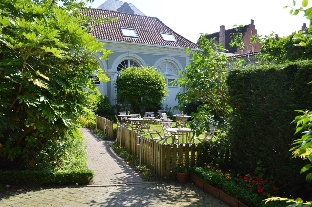 Hotel Patritius Brugge Bagian luar foto